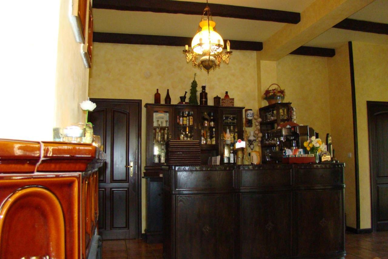 Stylowy Zajazd Pod Czarnym Kogutem Czarna (Bieszczady) Exterior foto