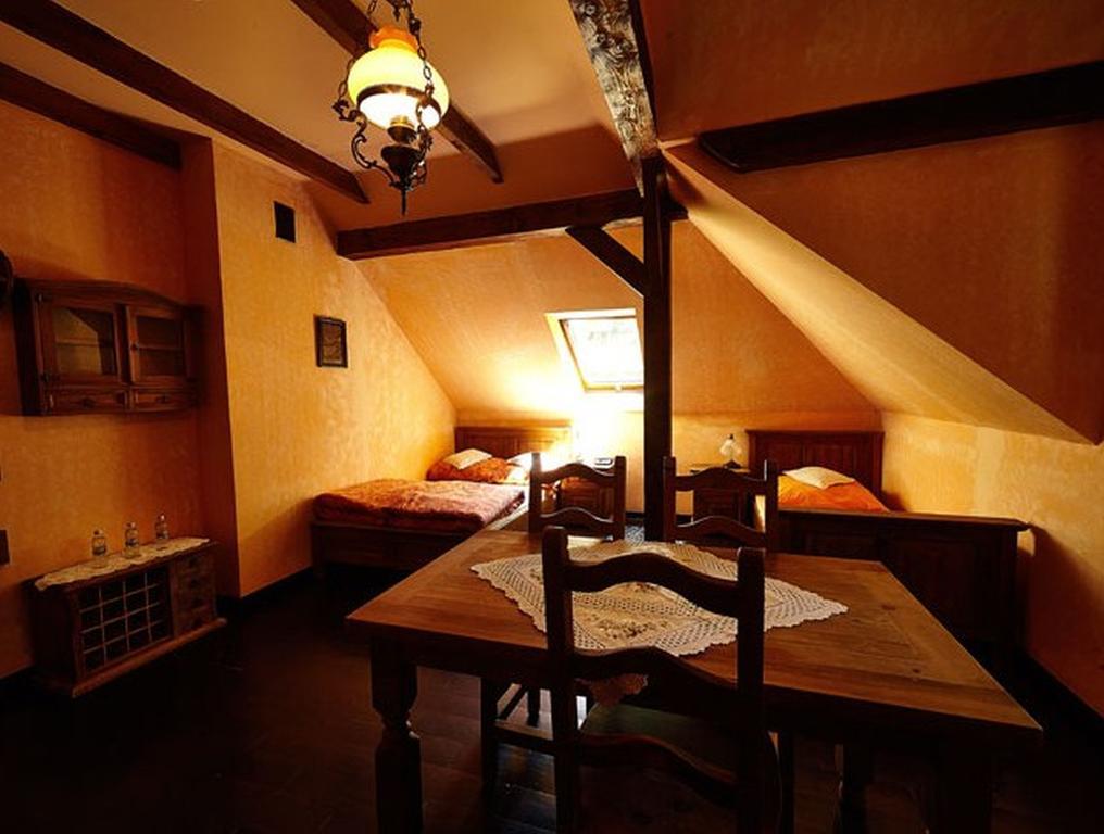 Stylowy Zajazd Pod Czarnym Kogutem Czarna (Bieszczady) Quarto foto