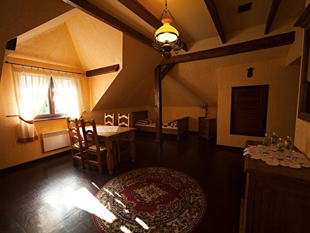 Stylowy Zajazd Pod Czarnym Kogutem Czarna (Bieszczady) Quarto foto