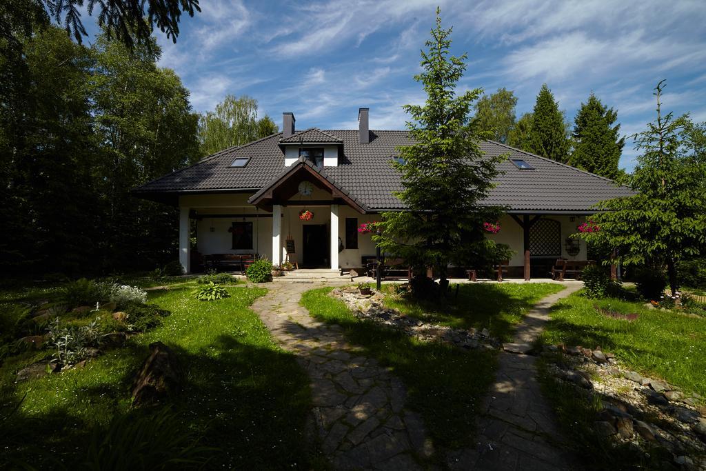 Stylowy Zajazd Pod Czarnym Kogutem Czarna (Bieszczady) Exterior foto
