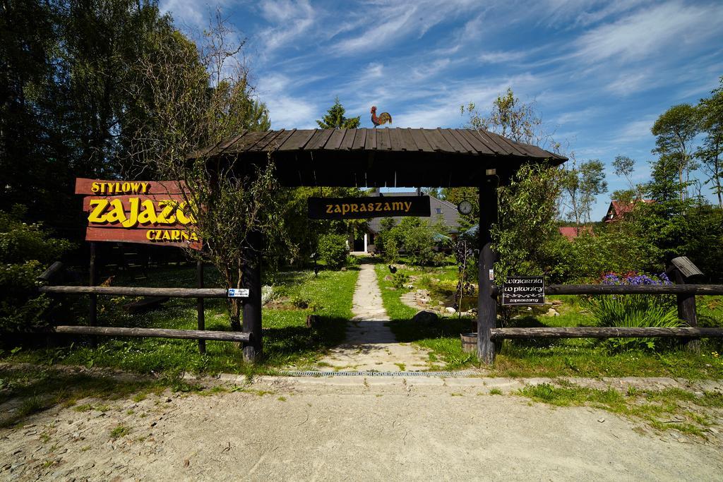 Stylowy Zajazd Pod Czarnym Kogutem Czarna (Bieszczady) Exterior foto
