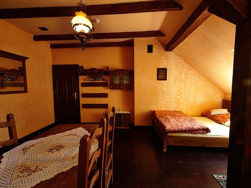 Stylowy Zajazd Pod Czarnym Kogutem Czarna (Bieszczady) Quarto foto