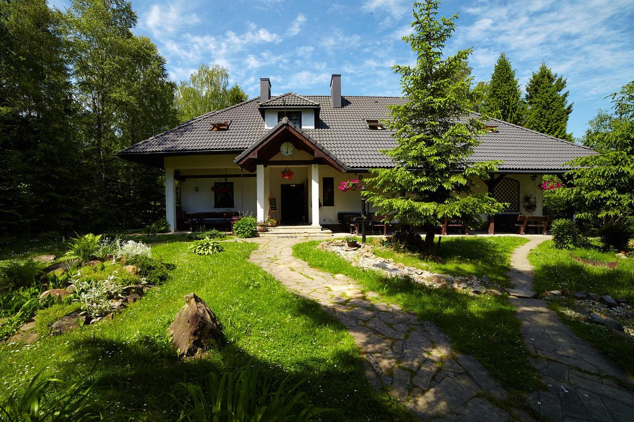 Stylowy Zajazd Pod Czarnym Kogutem Czarna (Bieszczady) Exterior foto